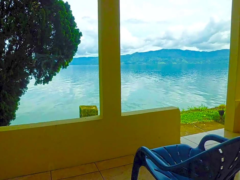 Tuk Tuk Timbul Bungalows by ZUZU