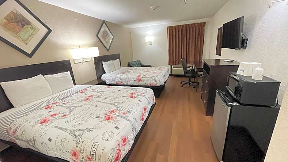 Pinckneyville Inn and Suites