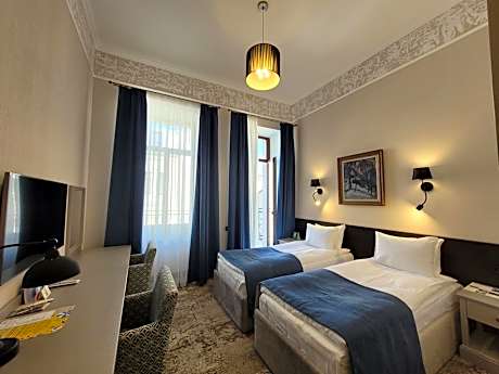 Deluxe Double or Twin Room with Balcony