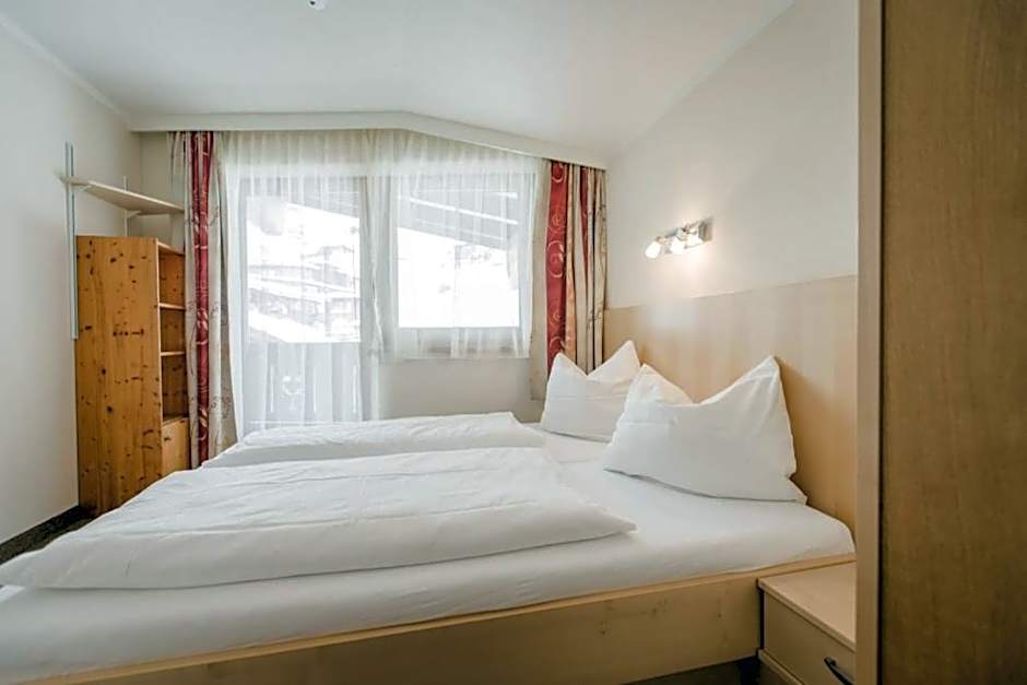 Aparthotel Dorfplatzl Garni