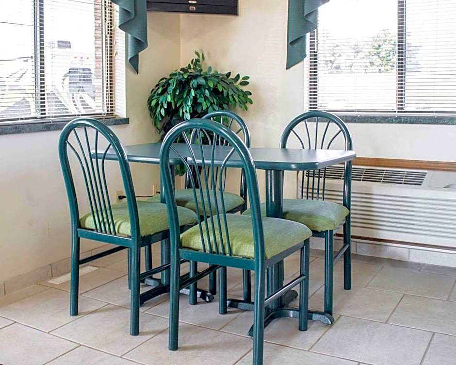 Econo Lodge Elkhart North