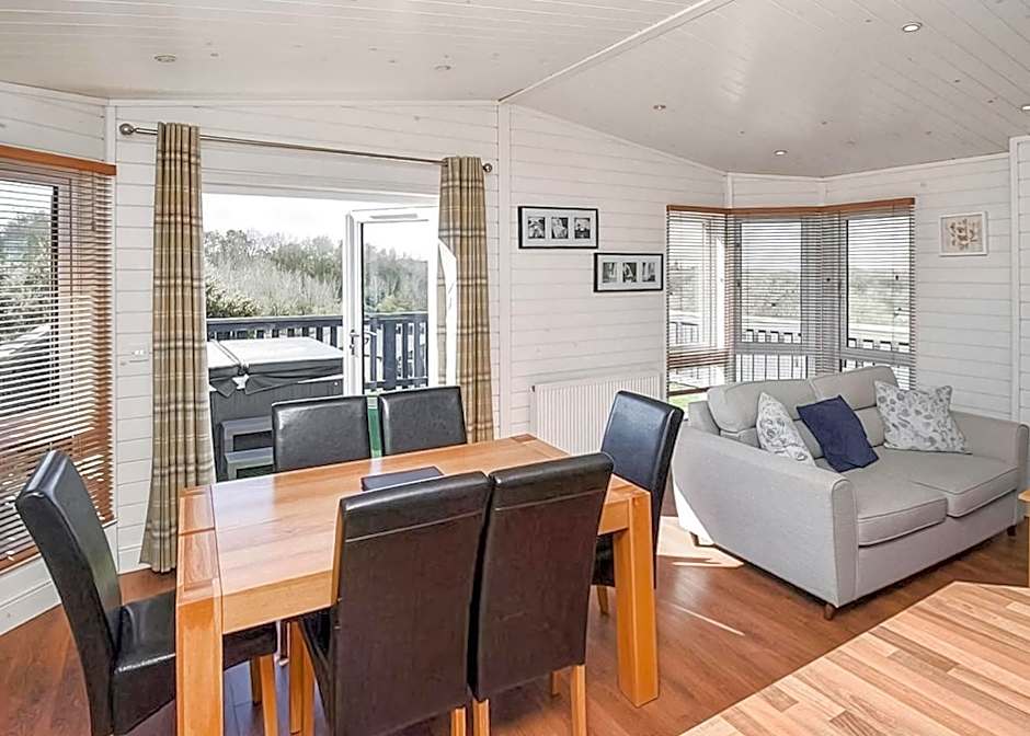 Warren Lodges