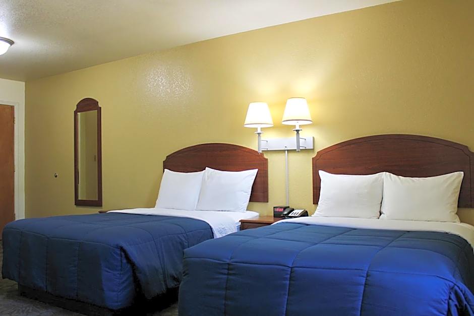 Candlelight Inn Suites Hwy 69 near McAlester