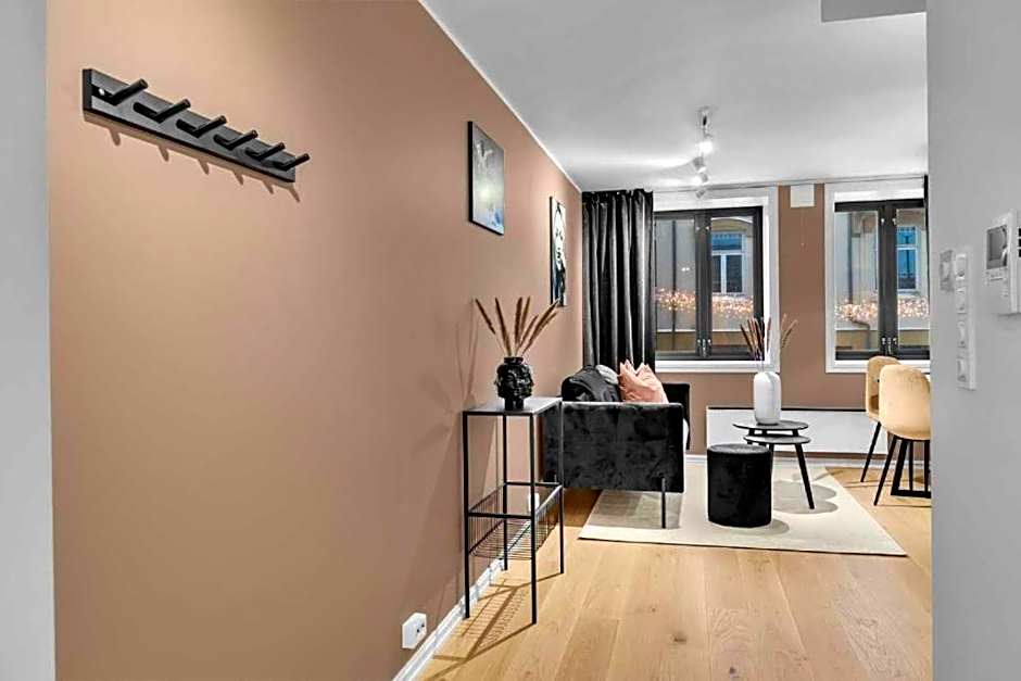 70 Degrees North City Apartments