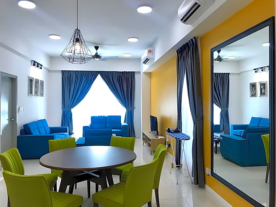 Sunset Seaview Vacation Condos @ Infinity Avenue