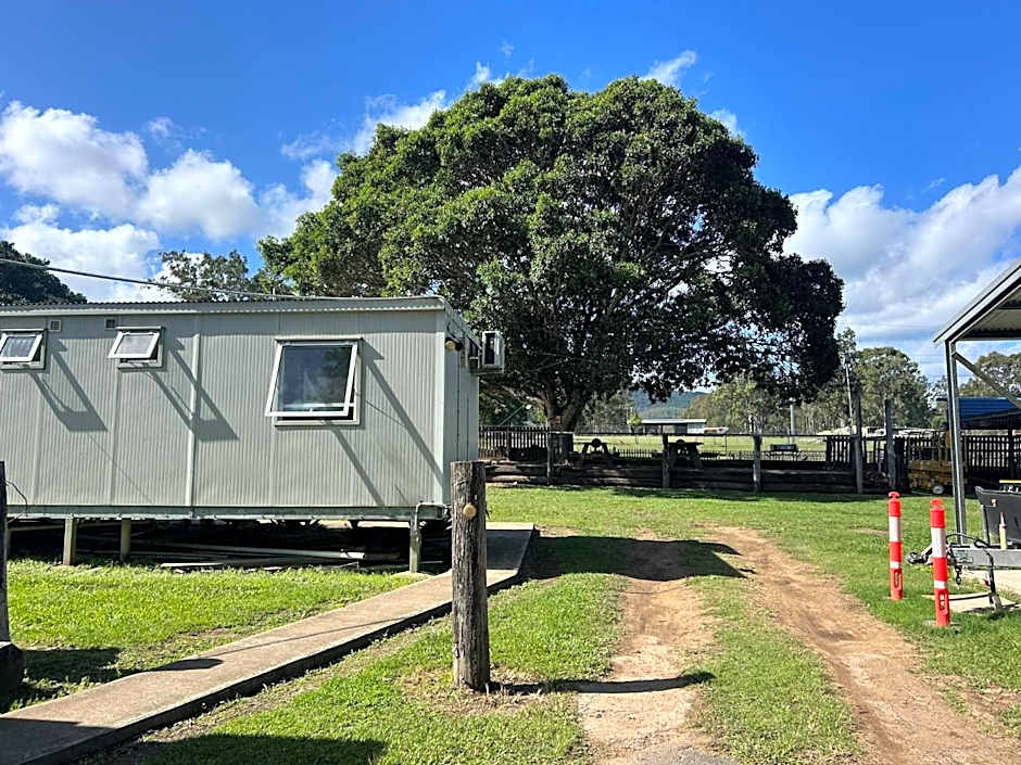 gundy pub & caravan park