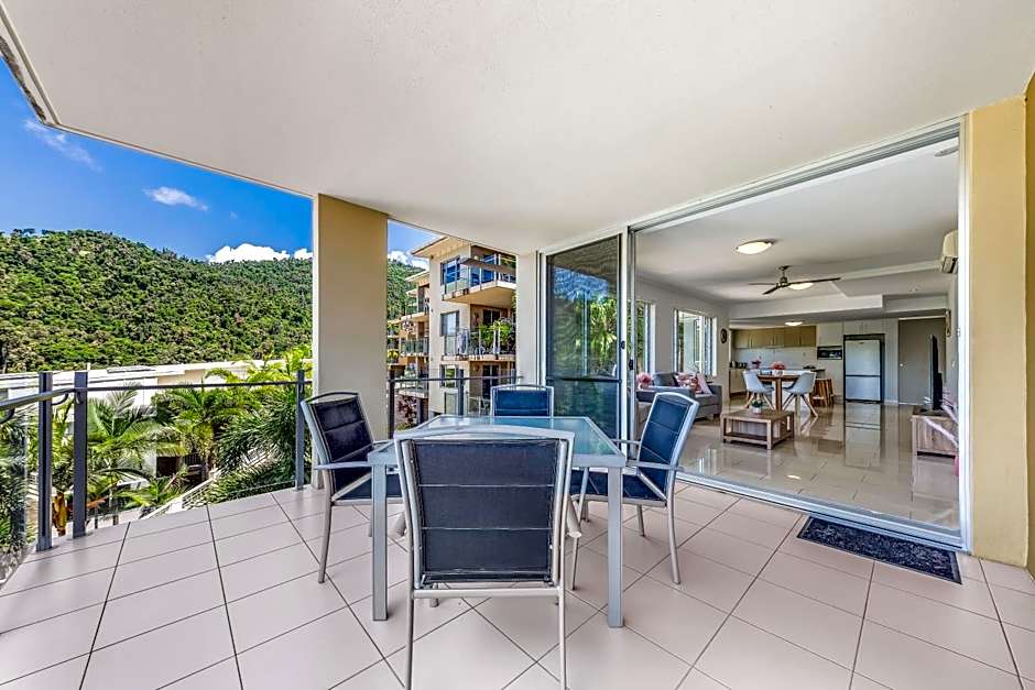 Airlie Summit Apartments