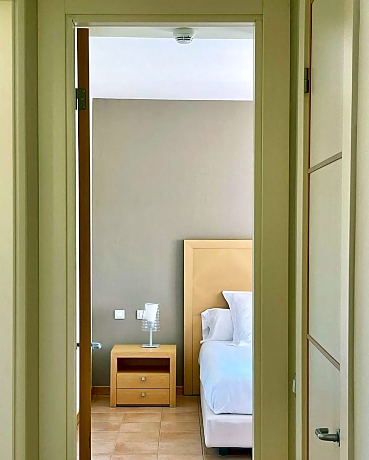 Elviria Hills Living