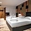 Hollywood Hotel