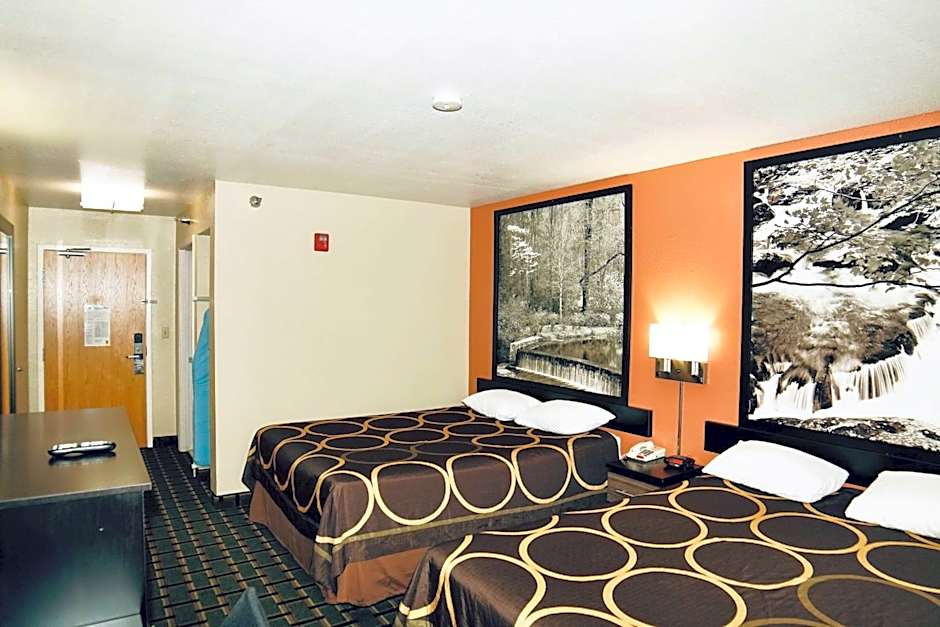 Super 8 by Wyndham Crossville TN