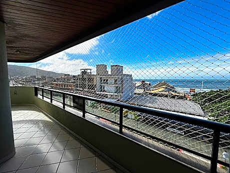 B250 - Apto 3 quartos com vista mar sobre Avenida
