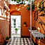 Cactus Hydra - Art Apartments