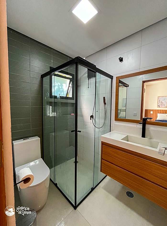 Casa em condomínio perto da Praia da Feiticeira