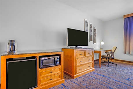 Deluxe Queen Room with Two Queen Beds