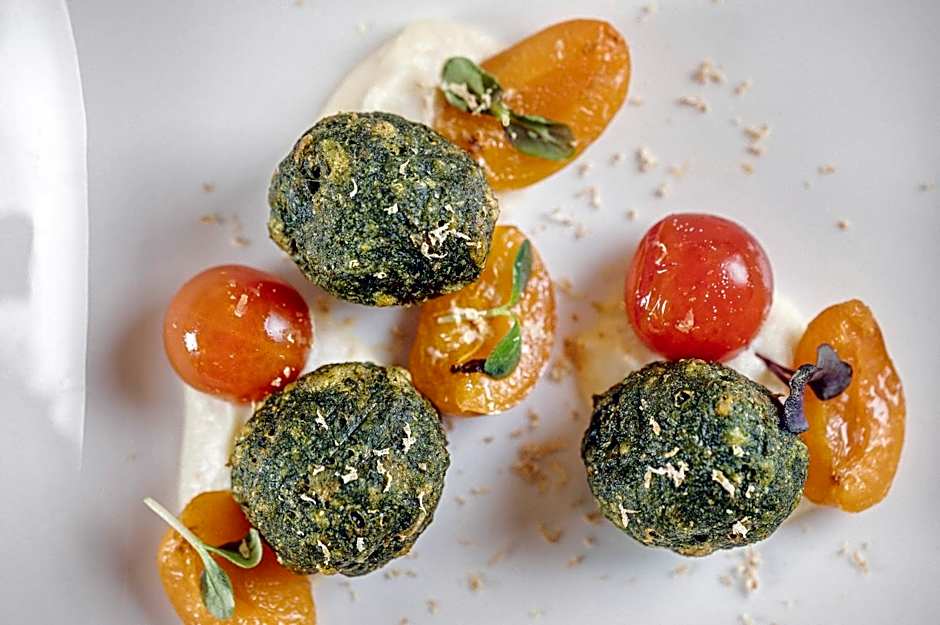 Hotel Norica - Thermenhotels Gastein mit dem Bademantel direkt in die Therme