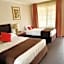 McNevins Warwick Motel