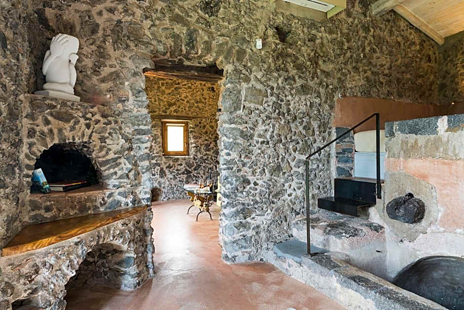 Monaci delle Terre Nere