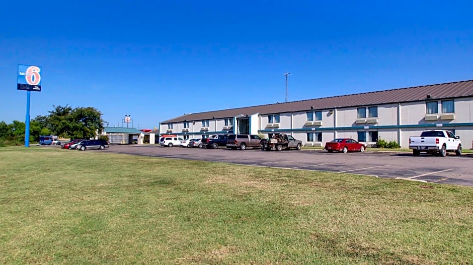 Baymont Inn & Suites Shawnee