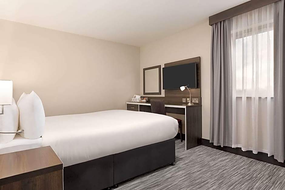 Ramada by Wyndham Cobham