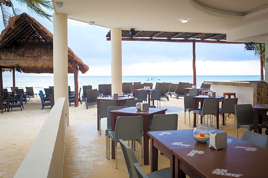 Playa Maya by MIJ - Beachfront Hotel