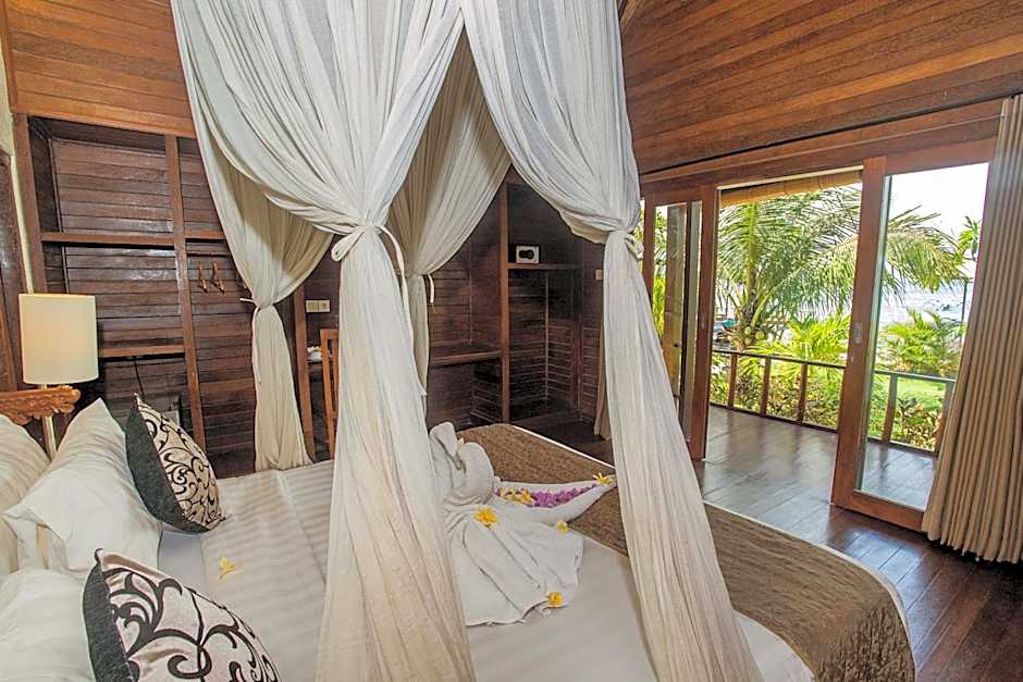 D'Muncuk Huts Lembongan