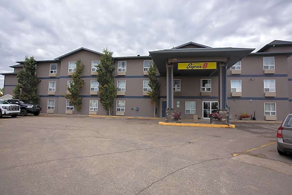 Super 8 by Wyndham Whitecourt