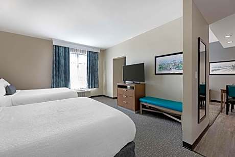 Queen Suite with Two Queen Beds - Disability Access