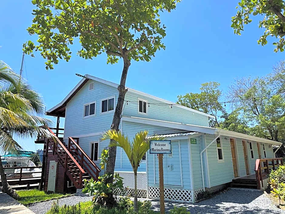 Hotel and Dive Center Roatan Yacht Club