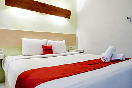 RedDoorz Plus at Sunrise Hotel Sanur