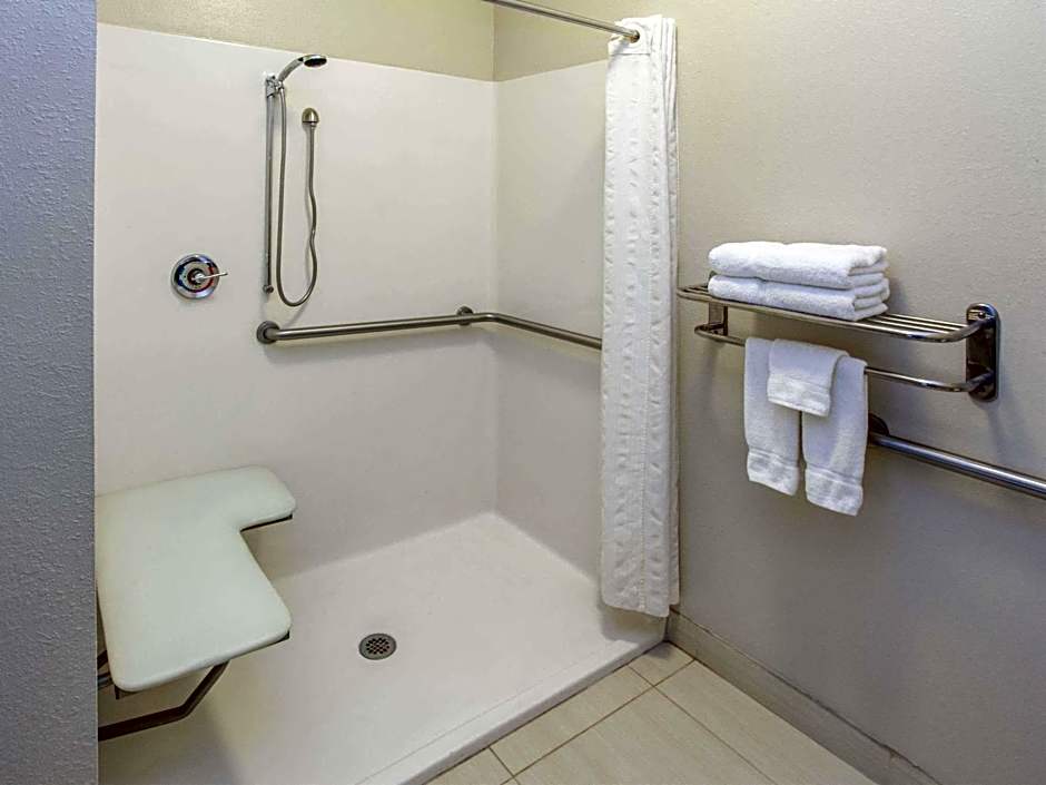 Hawthorn Extended Stay by Wyndham Bloomington