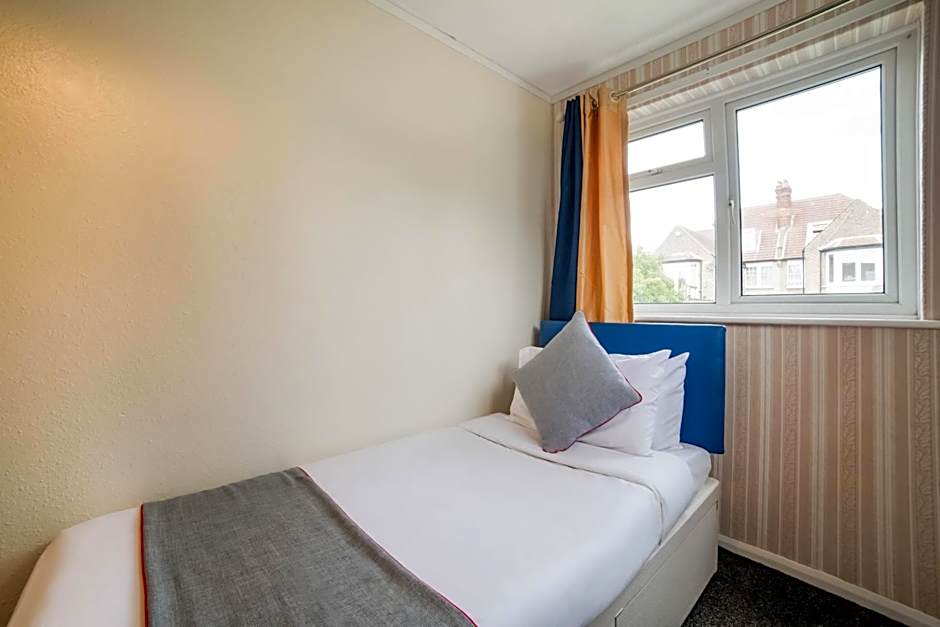 Devine Beach Hotel, Westcliff Southend-On-Sea