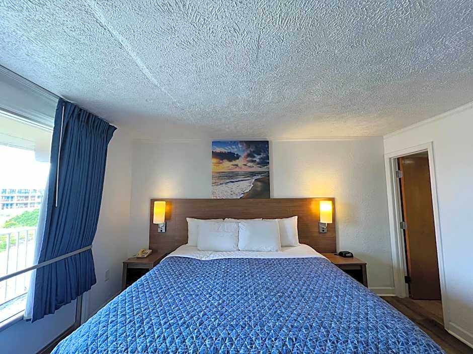 Photo 1 of 3 of 1 King Bed Suite, Ocean View