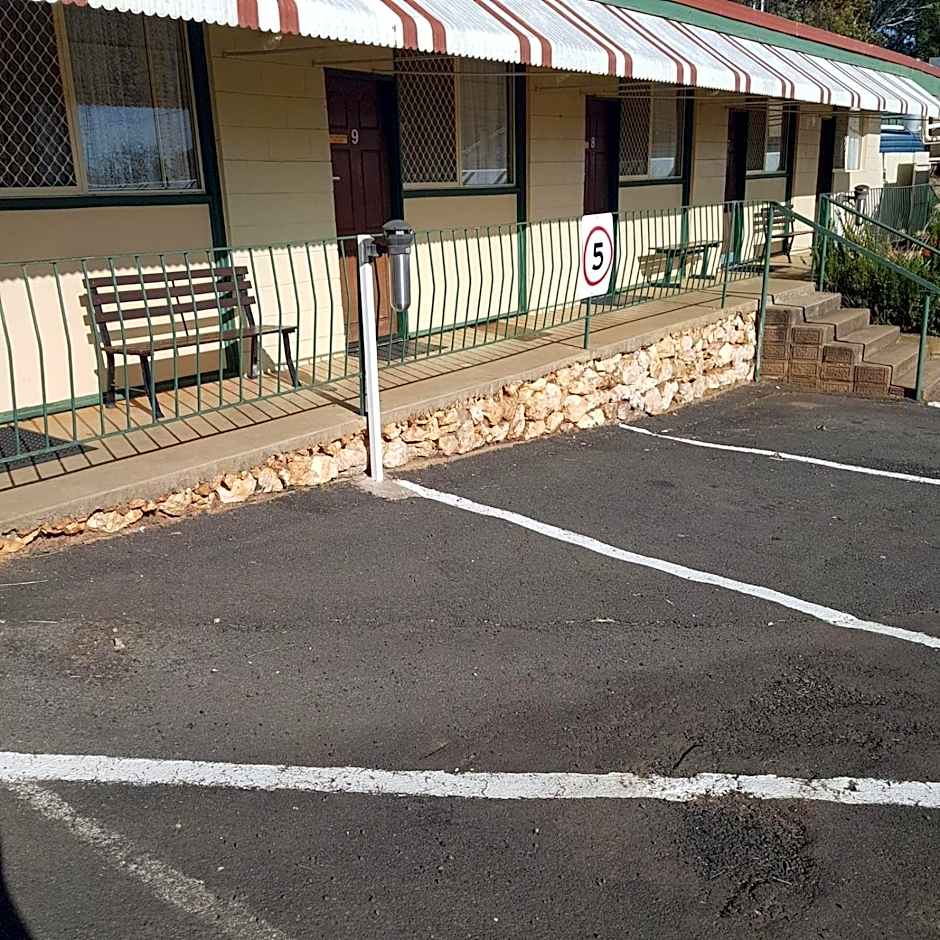 Golden Peak Motel PeakHill