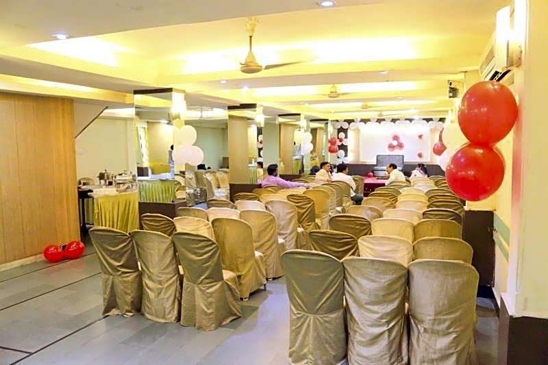 hotel sudarshan palace