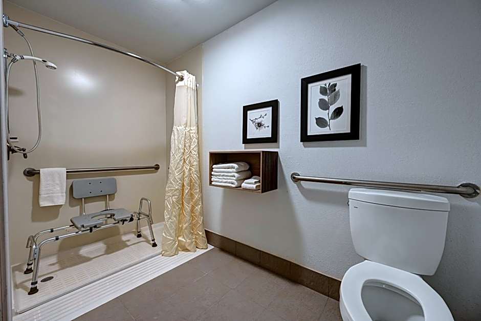 Country Inn & Suites by Radisson, Pierre, SD