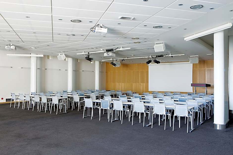 Comfort Hotel Runway