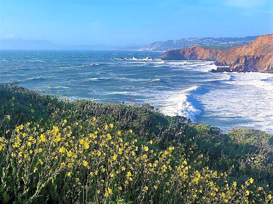 Pacifica Lighthouse Hotel Trademark Collection by Wyndham