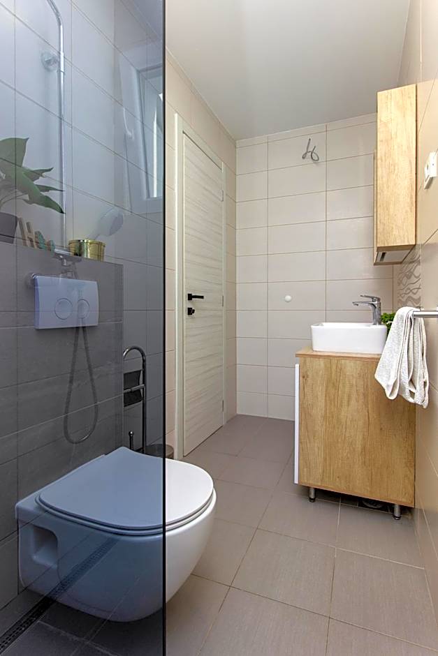 Villa Dalmatian Child with swimming pool, close to the beach