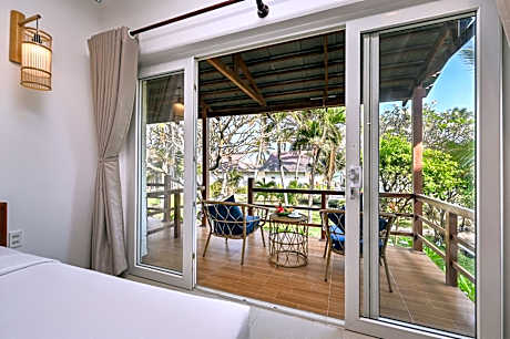 Bungalow with Sea View