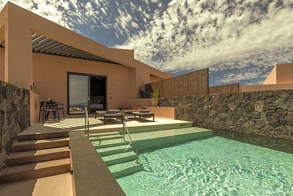 Domes Novos Santorini, Autograph Collection