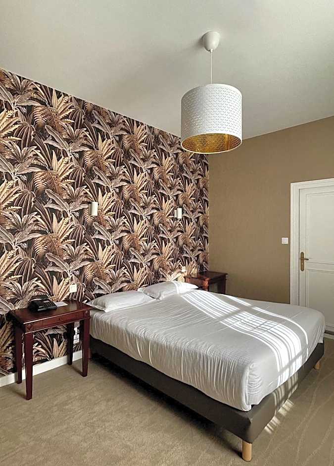 Hotel The Originals Château de Perigny