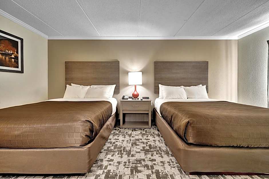 Quality Hotel & Suites At The Falls