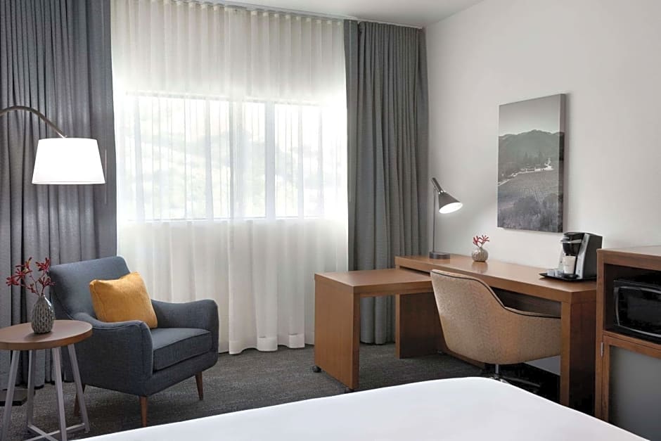 La Quinta Inn & Suites by Wyndham San Luis Obispo Downtown