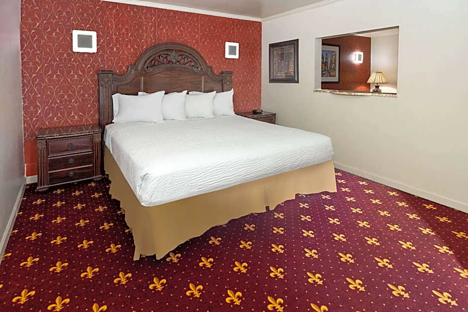Travelodge by Wyndham Manhasset