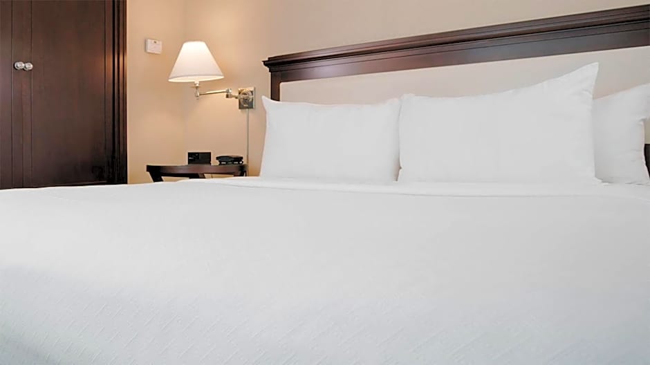 Fort Pontchartrain Detroit, a Wyndham Hotel