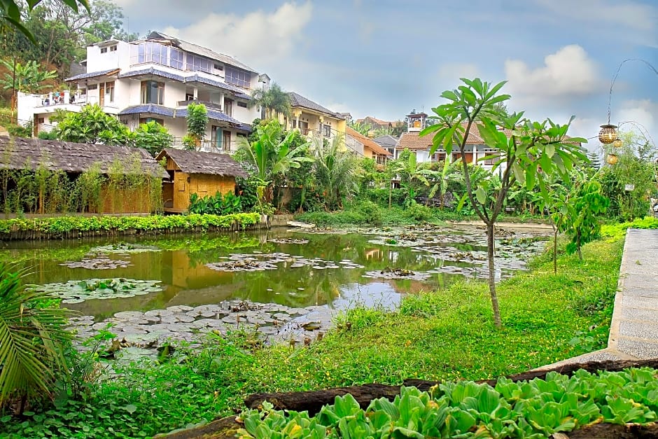 Lotus Bandung Hotel, Cafe, And Meeting Place