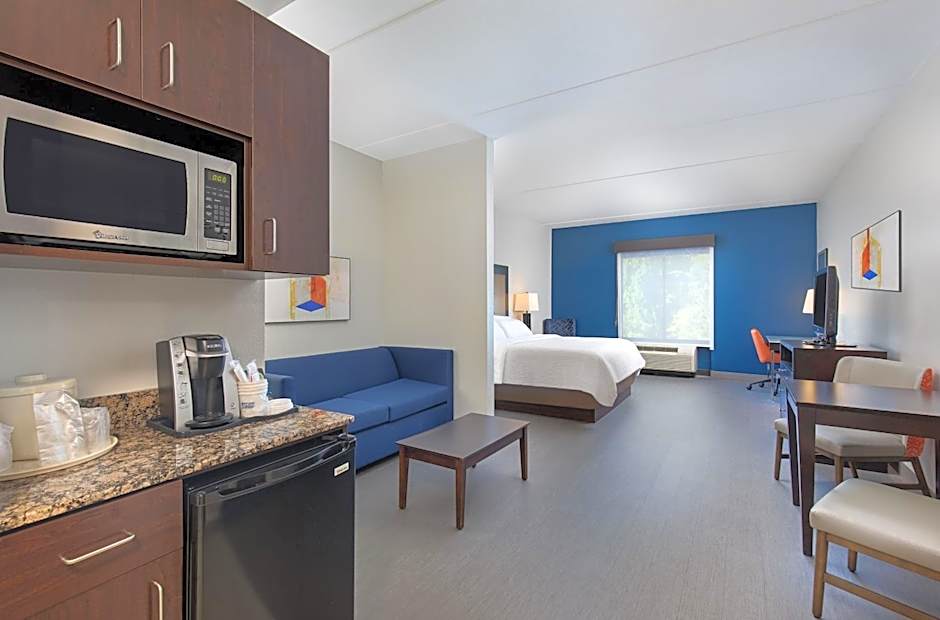 Holiday Inn Express & Suites - Cleveland Northwest By IHG