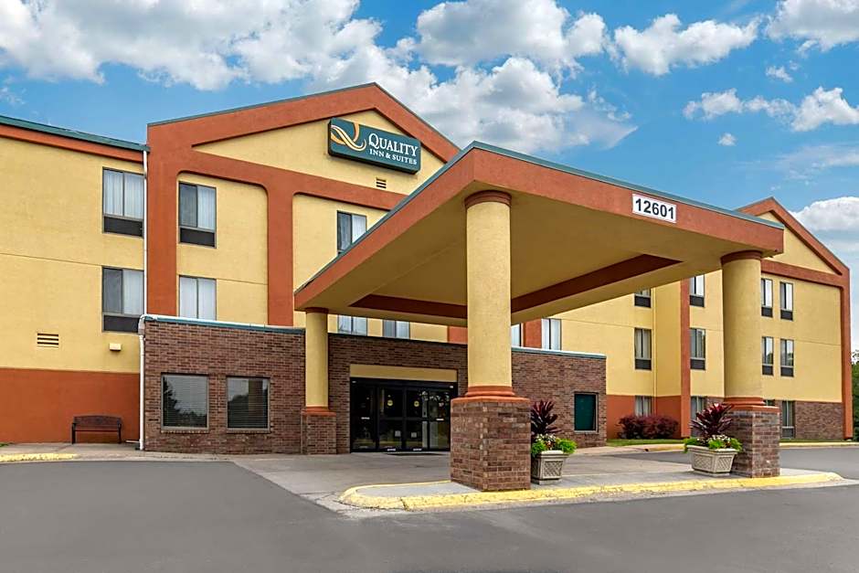 Quality Inn & Suites Lenexa Kansas City