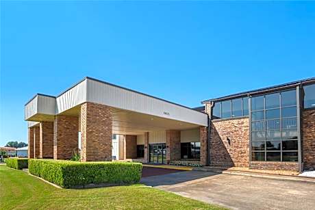 SureStay Plus Hotel by Best Western Greenwood