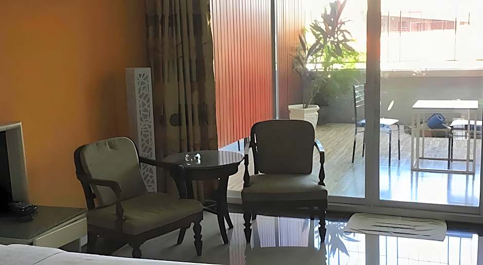 Tonkoon Hotel